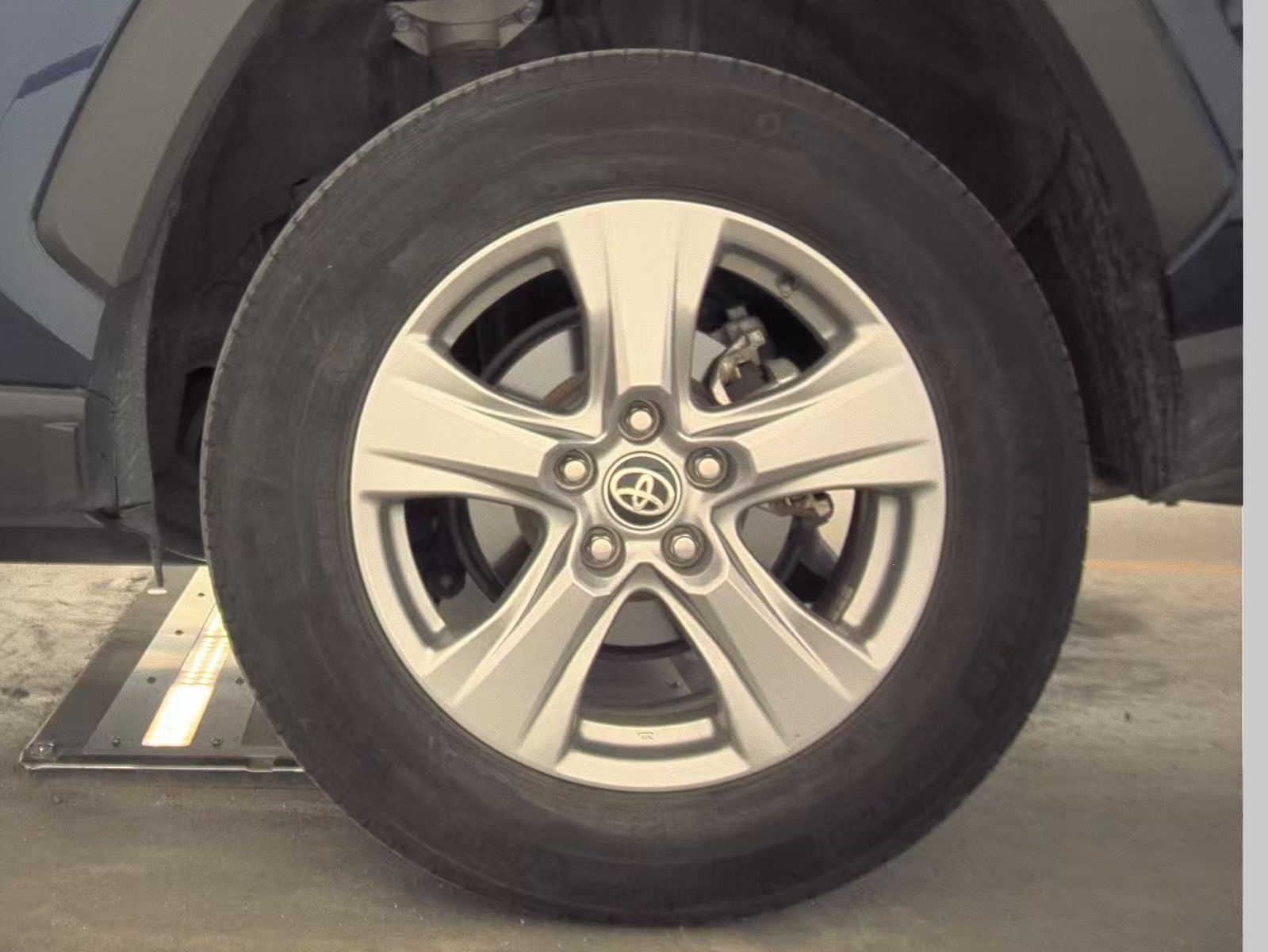 2024 Toyota RAV4 XLE FWD