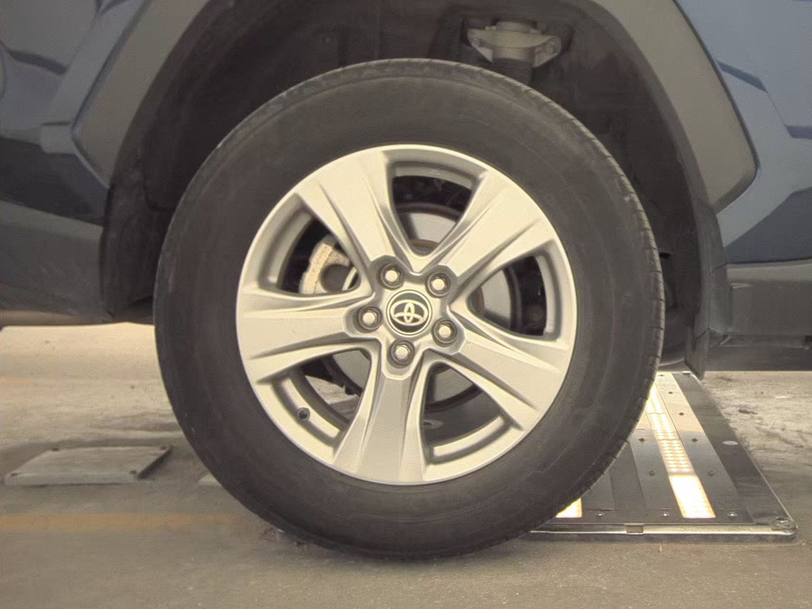 2024 Toyota RAV4 XLE FWD