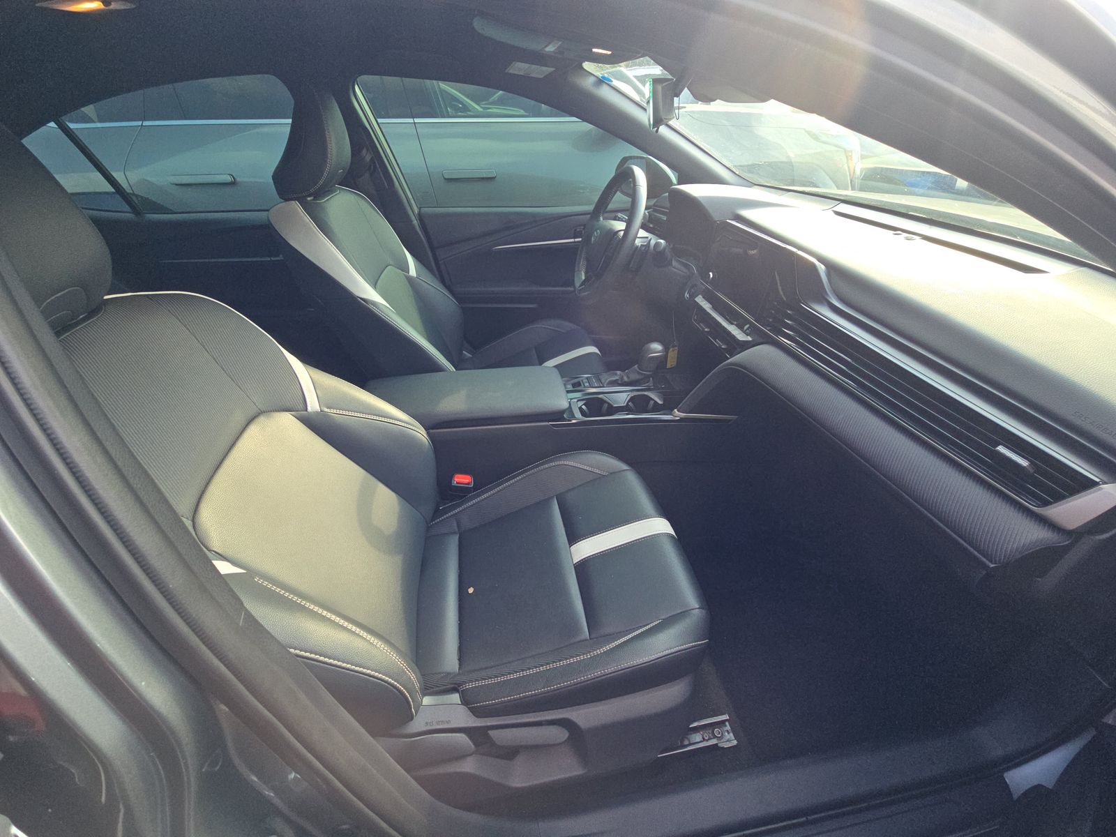 2025 Toyota Camry SE FWD