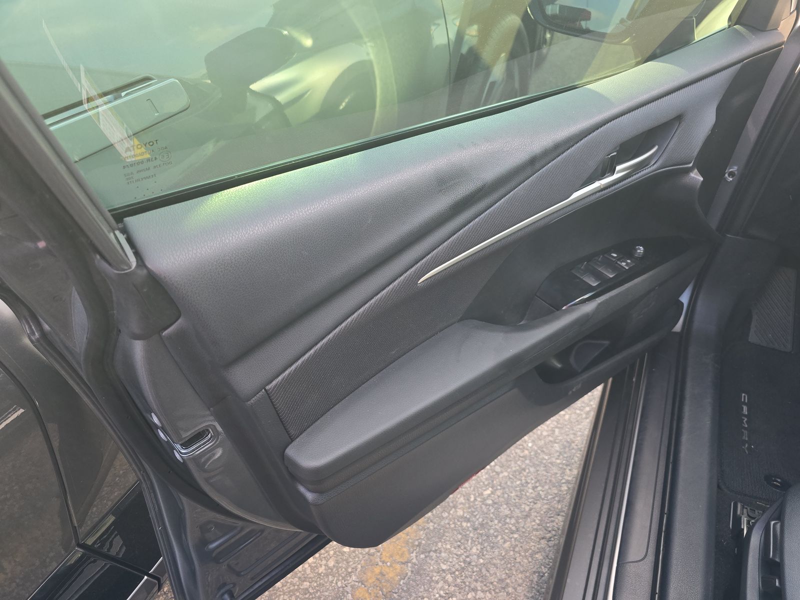 2025 Toyota Camry SE FWD