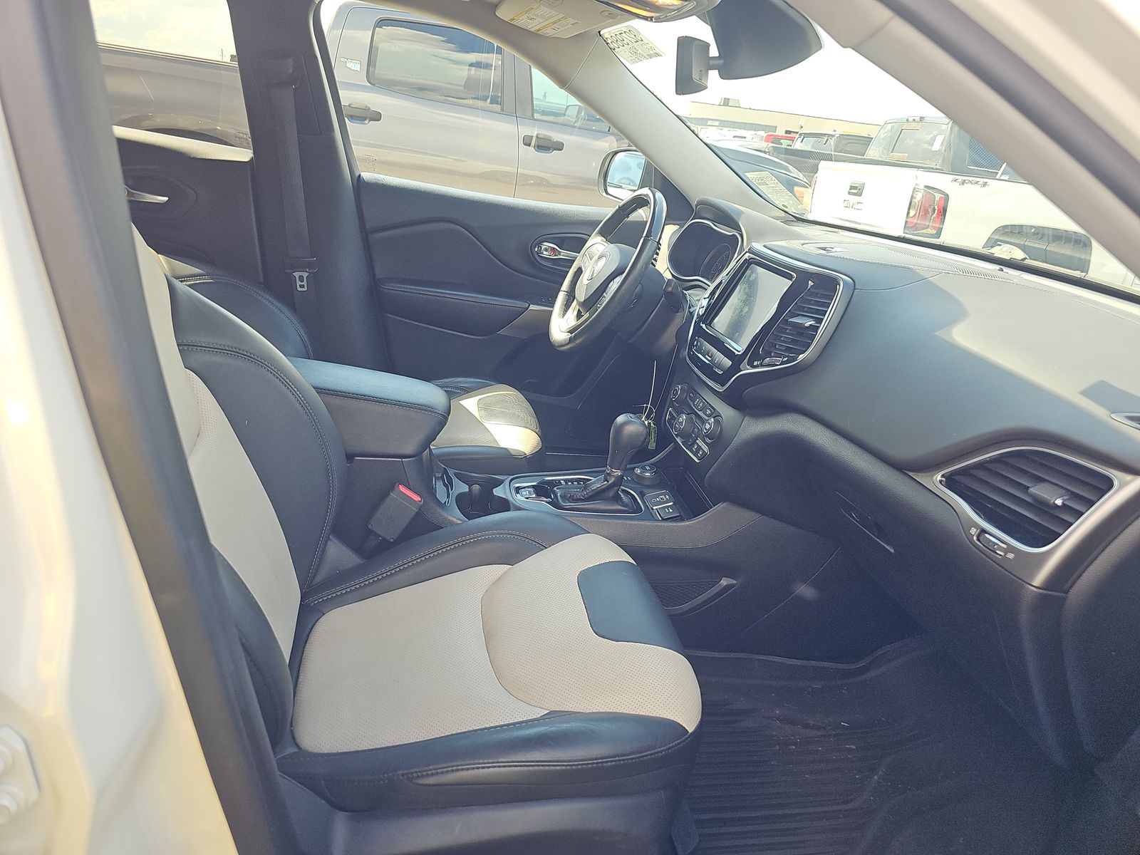 2019 Jeep Cherokee Overland AWD