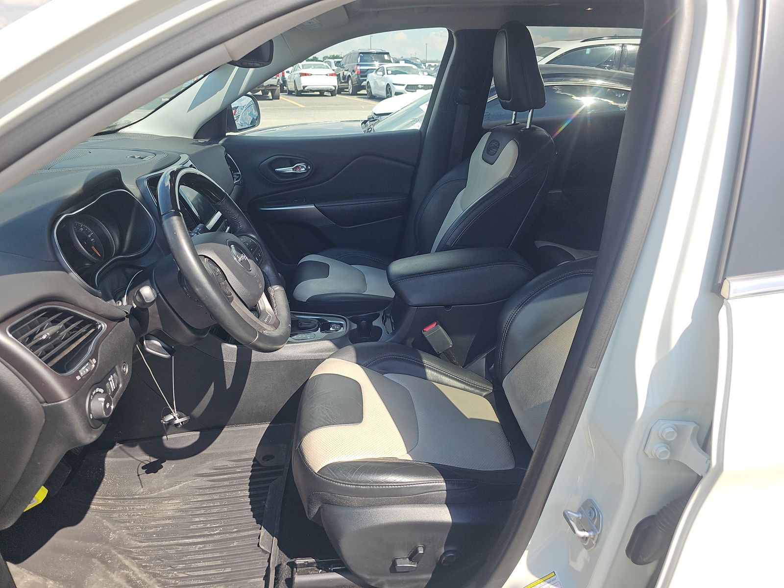 2019 Jeep Cherokee Overland AWD