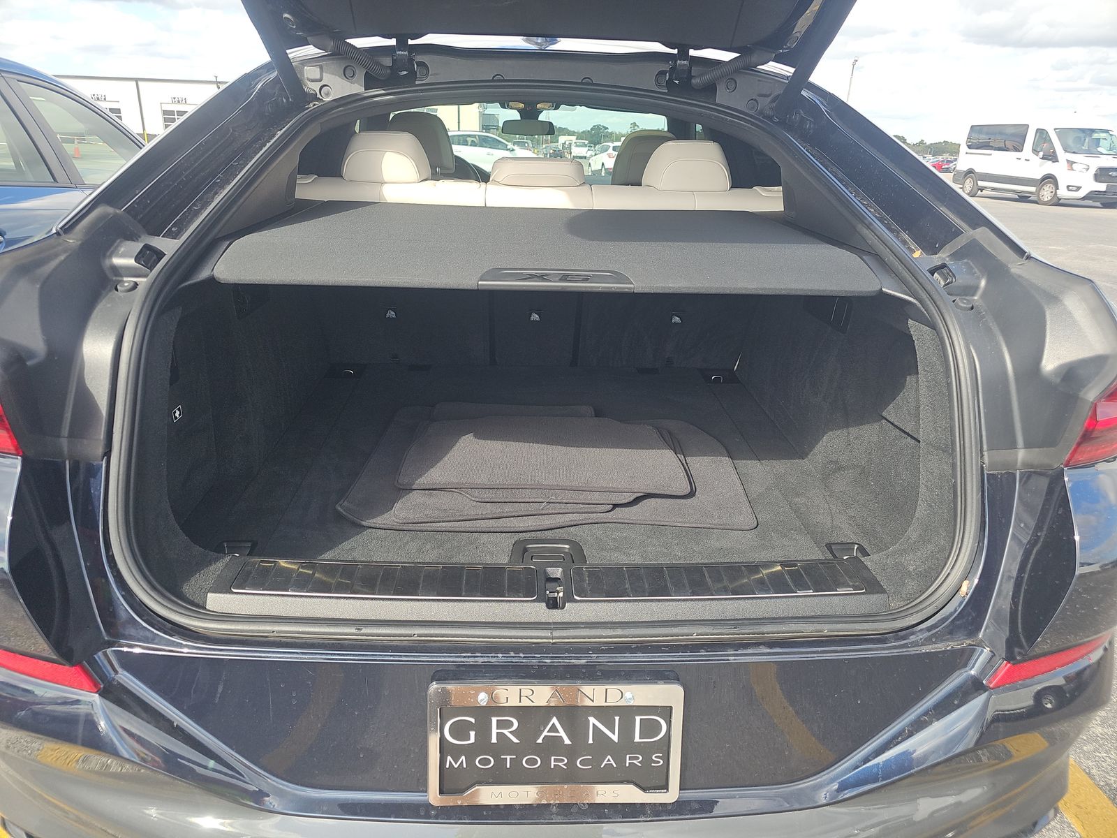 2023 BMW X6 M50i AWD