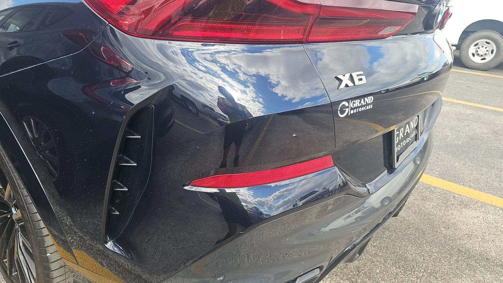 2023 BMW X6 M50i AWD