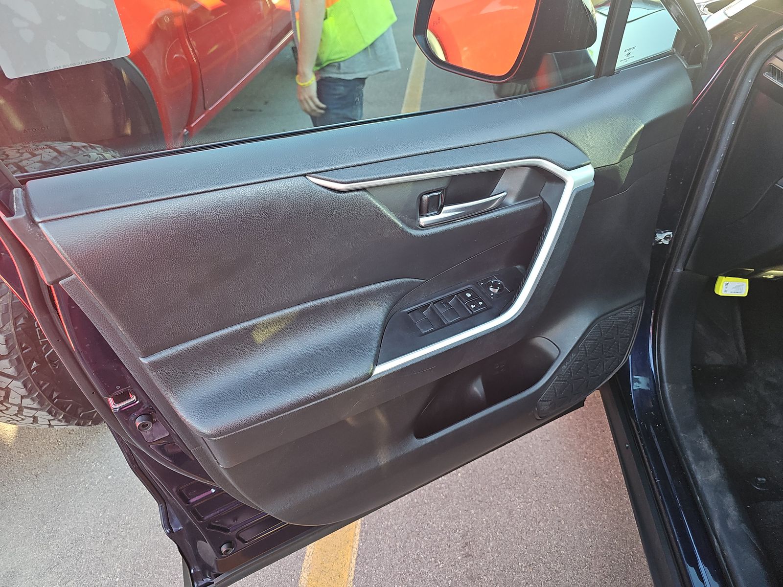 2021 Toyota RAV4 XLE FWD