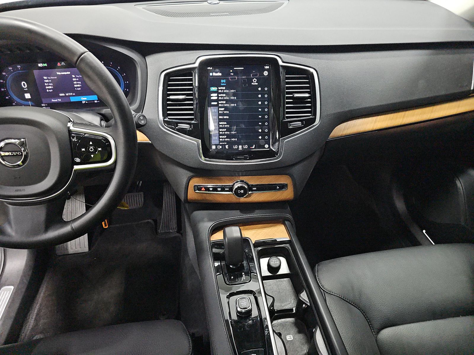 2025 Volvo XC90 B6 Plus AWD