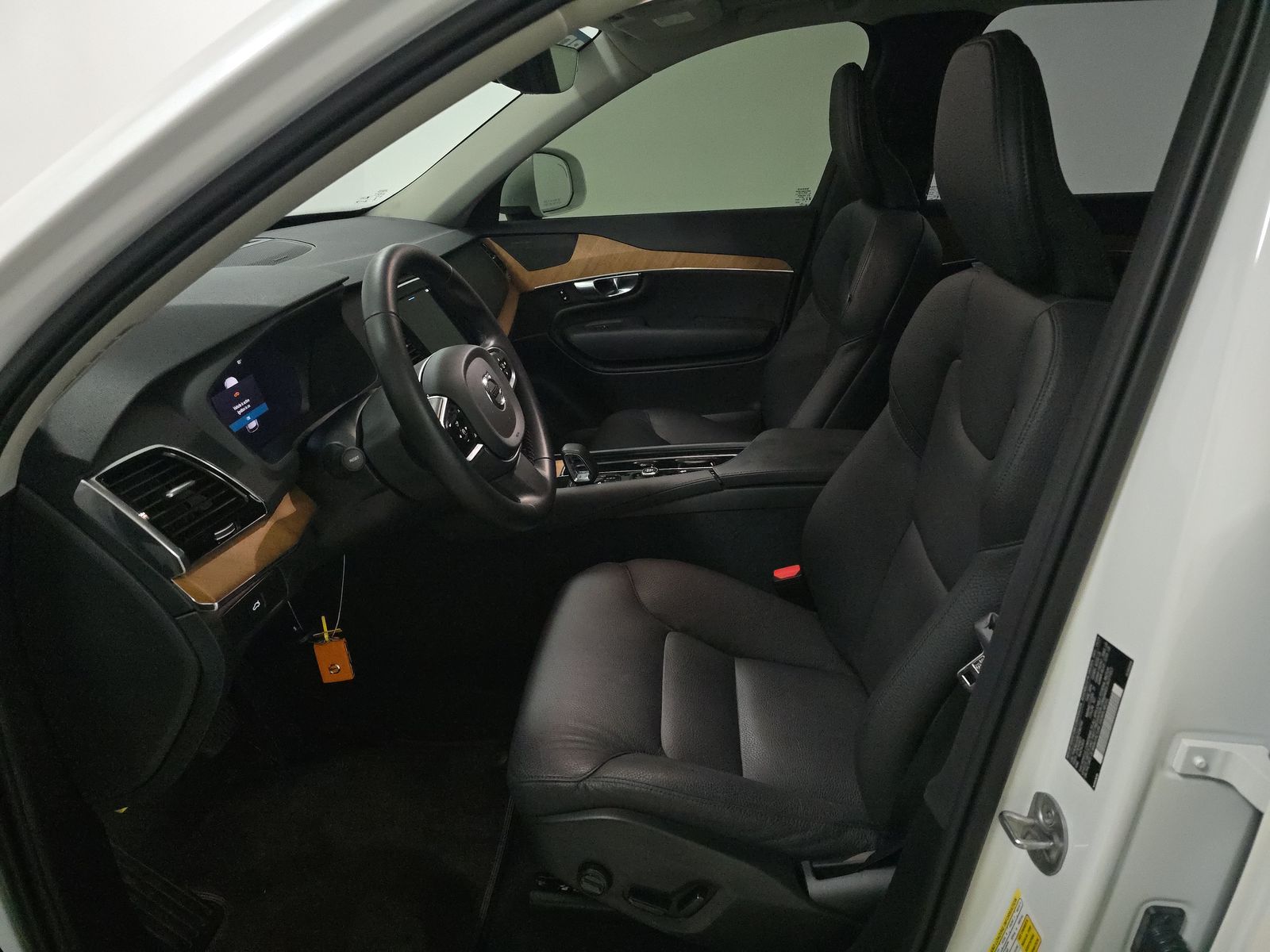 2025 Volvo XC90 B6 Plus AWD