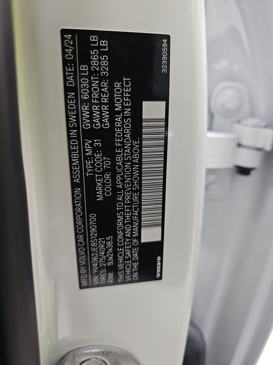 2025 Volvo XC90 B6 Plus AWD