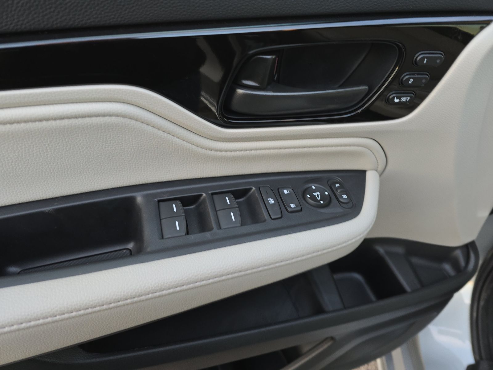 2025 Honda Odyssey Touring FWD