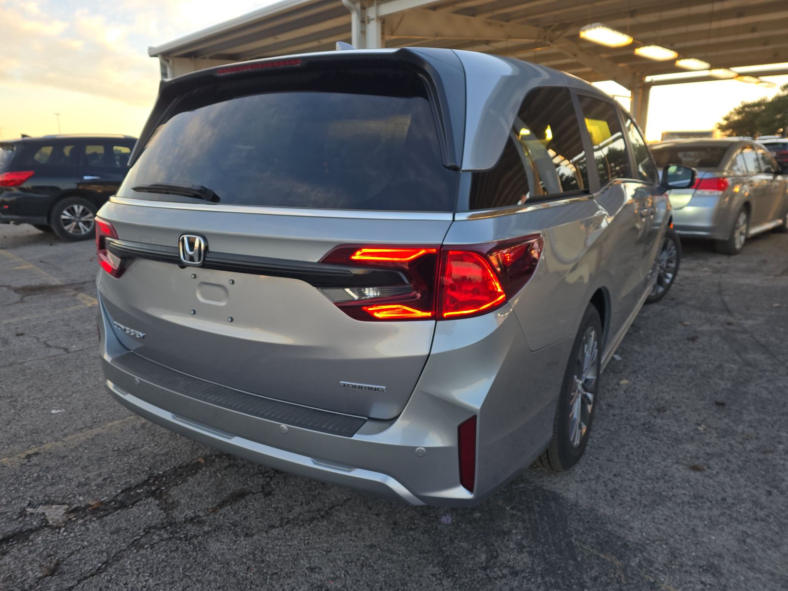 2025 Honda Odyssey Touring FWD
