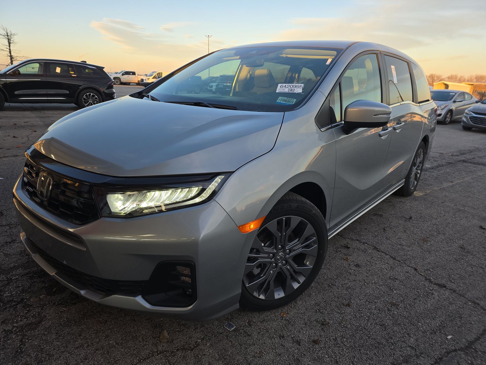 2025 Honda Odyssey Touring FWD