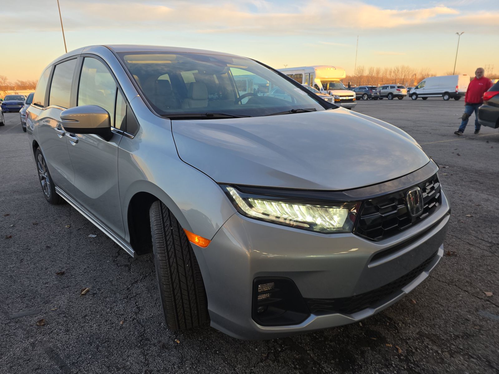 2025 Honda Odyssey Touring FWD
