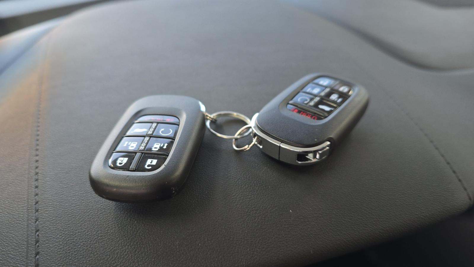 2025 Honda Odyssey Touring FWD