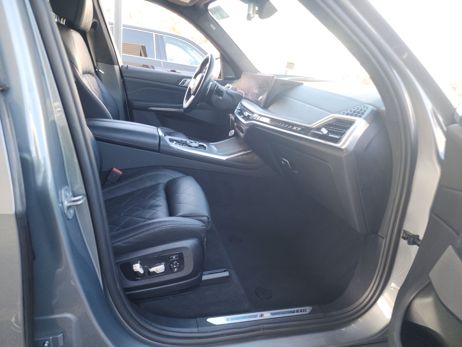 2023 BMW X7 xDrive40i AWD