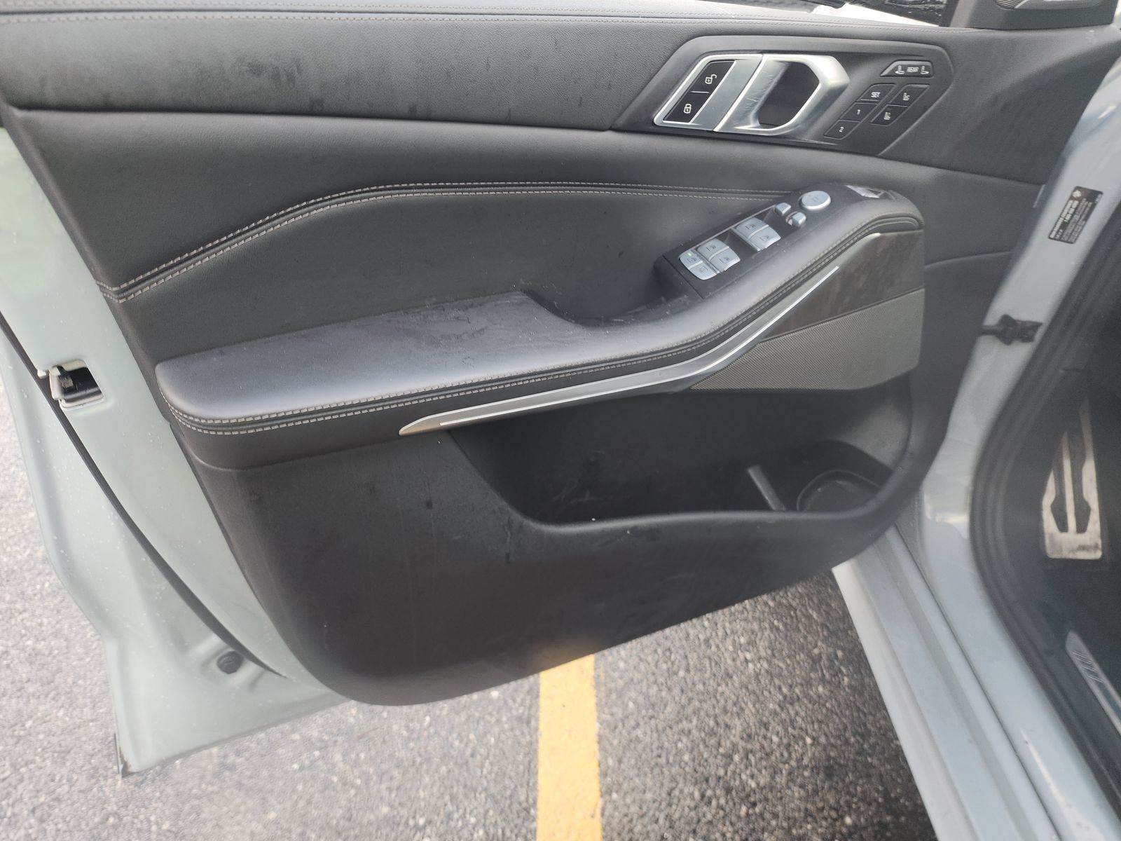 2023 BMW X7 xDrive40i AWD