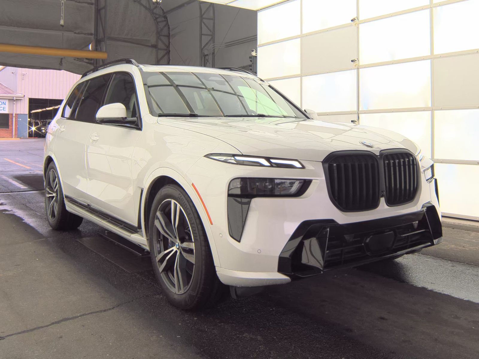 2023 BMW X7 xDrive40i AWD