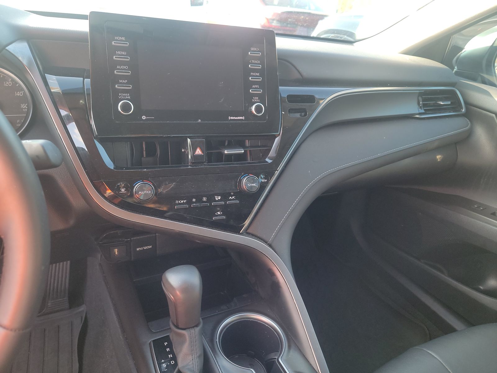 2024 Toyota Camry SE FWD