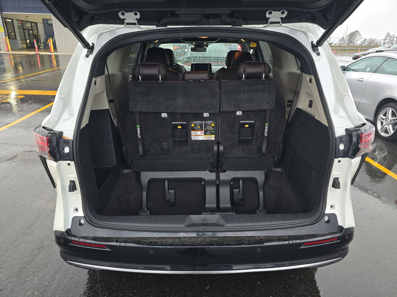 2021 Toyota Sienna Platinum FWD