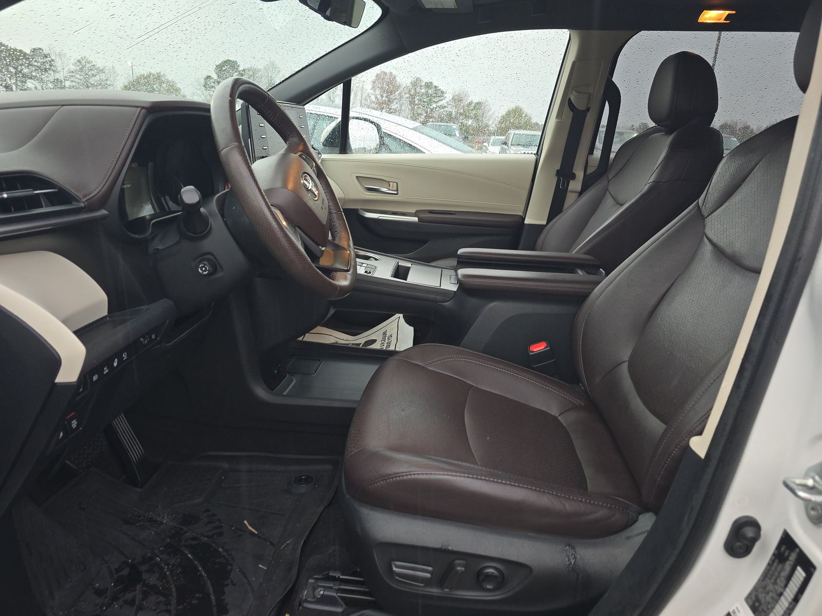 2021 Toyota Sienna Platinum FWD