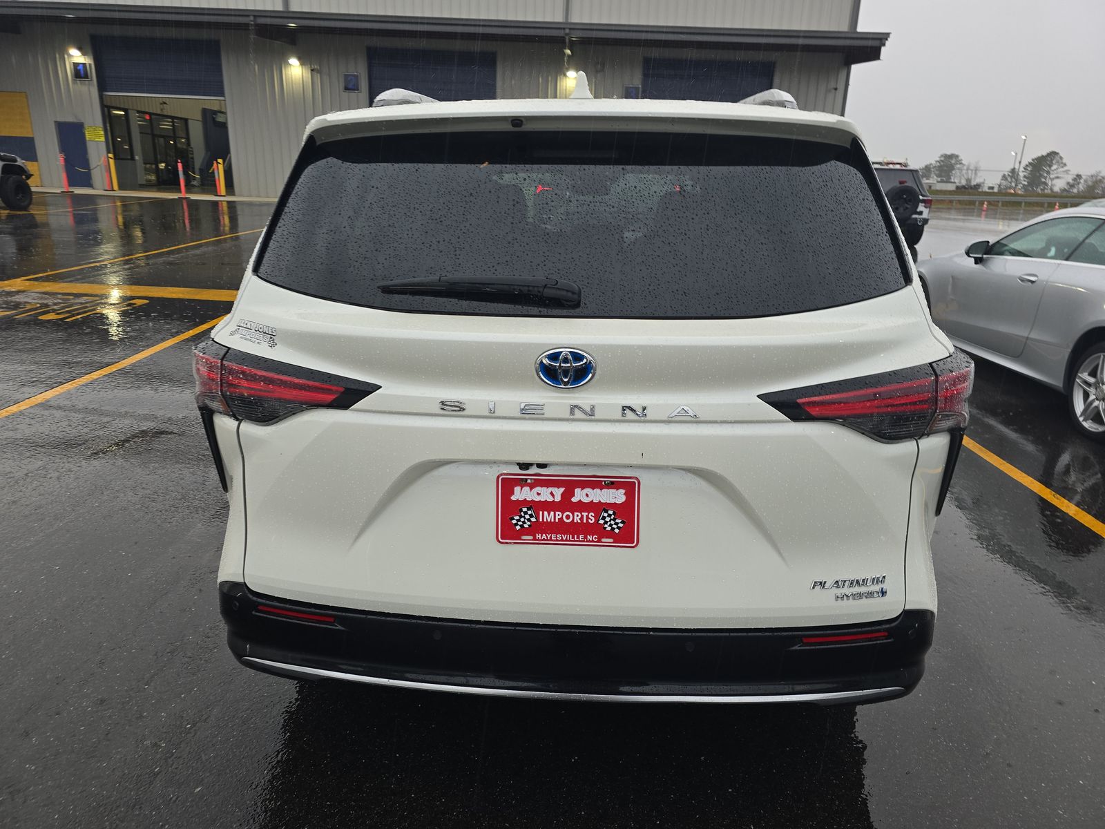 2021 Toyota Sienna Platinum FWD
