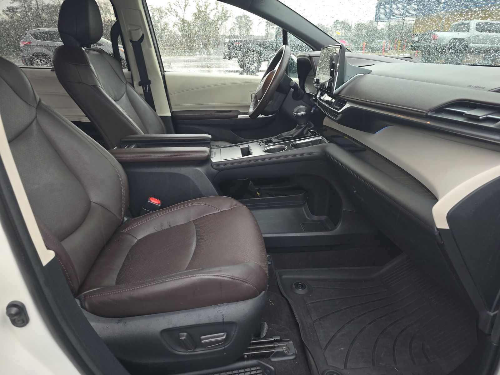 2021 Toyota Sienna Platinum FWD