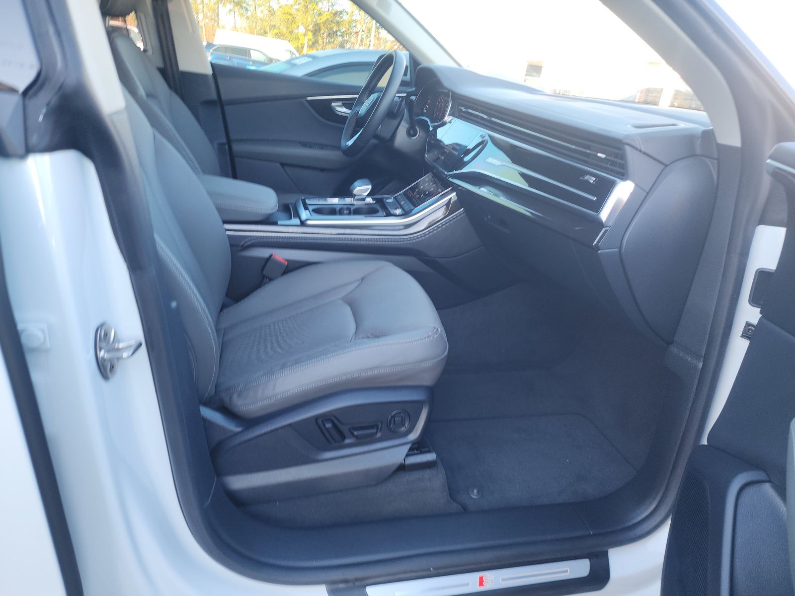 2024 Audi Q8 Premium Plus AWD