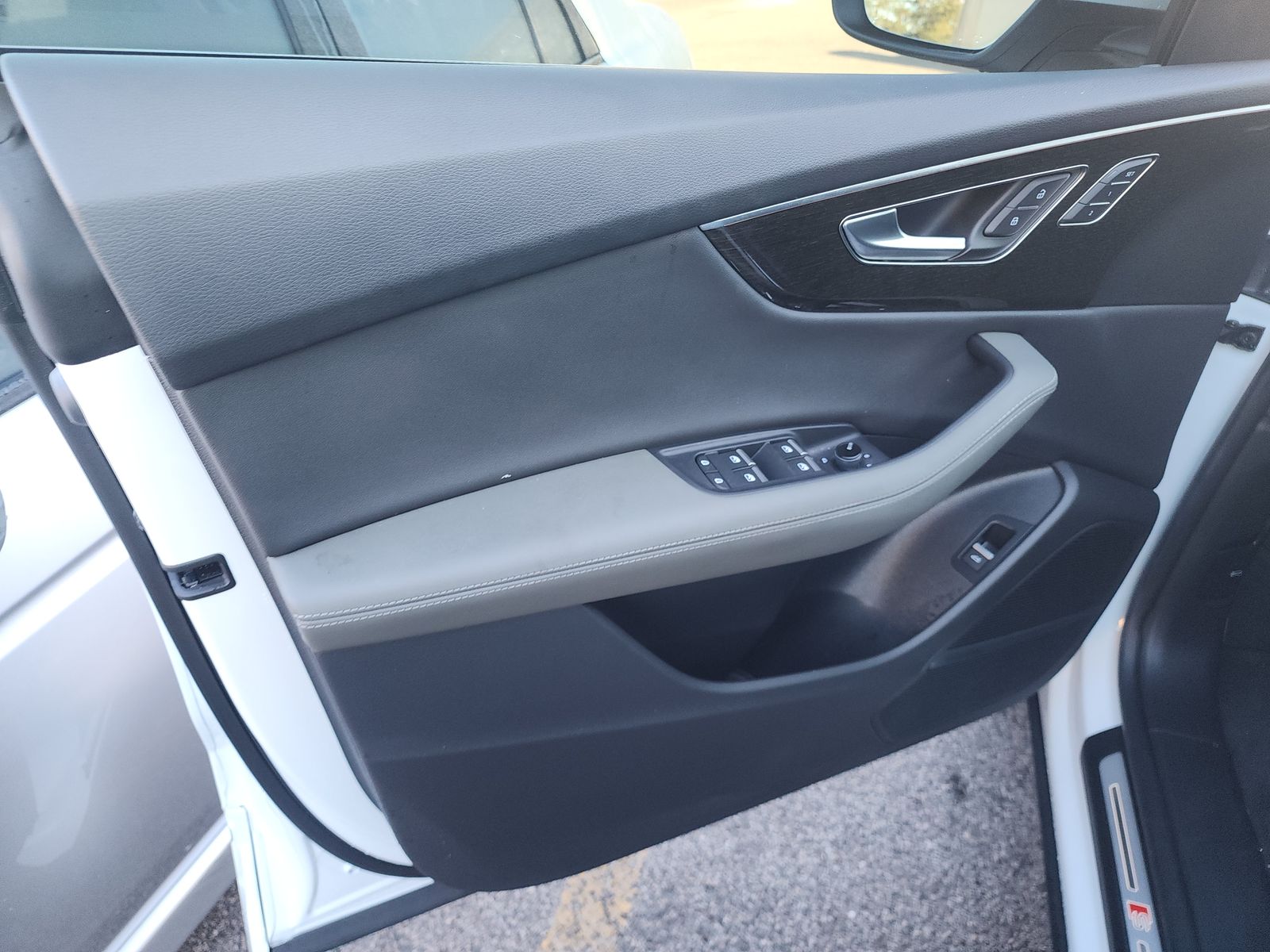 2024 Audi Q8 Premium Plus AWD