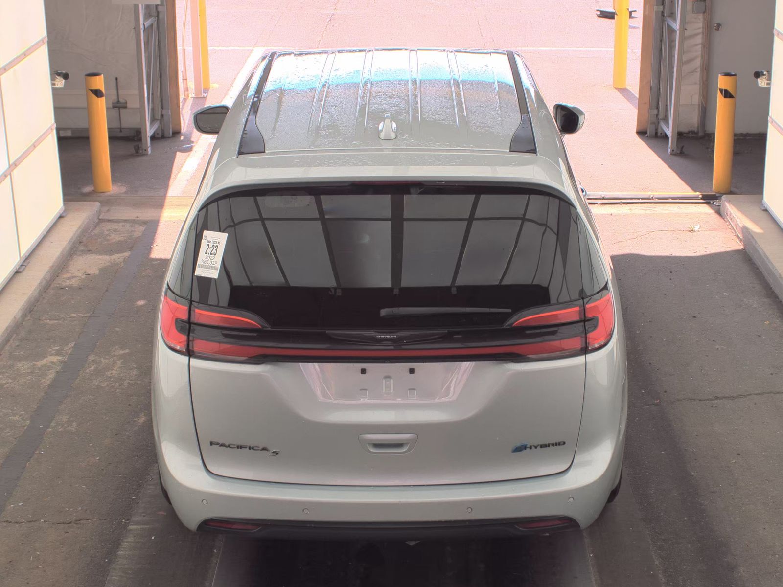 2022 Chrysler Pacifica Hybrid Touring L FWD