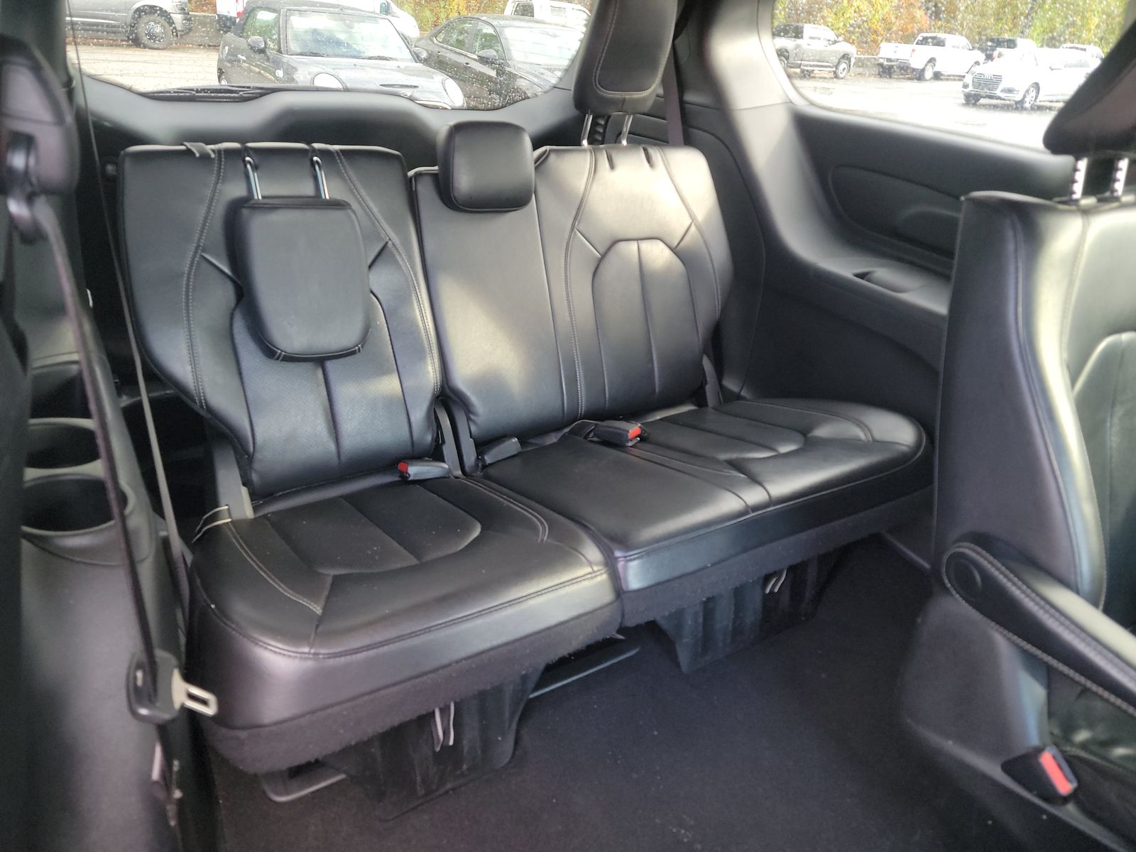 2022 Chrysler Pacifica Hybrid Touring L FWD