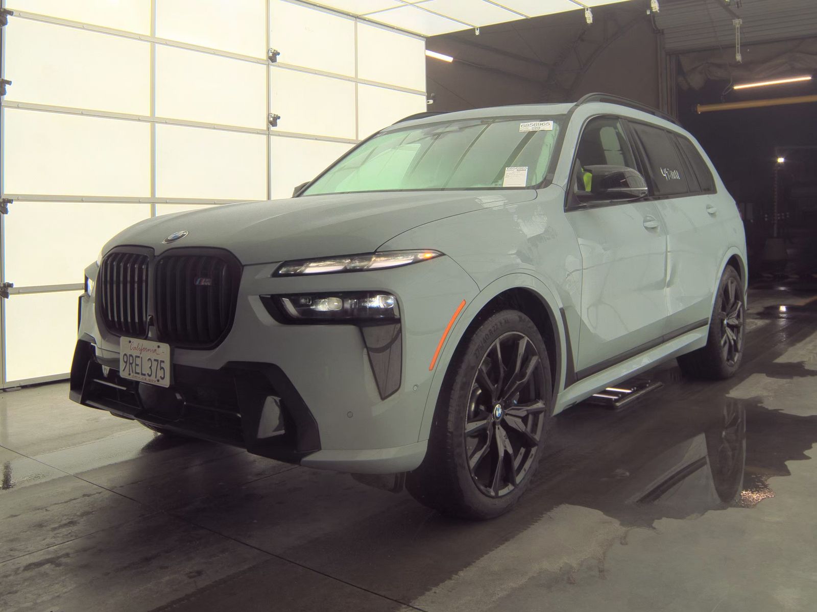 2025 BMW X7 M60i AWD