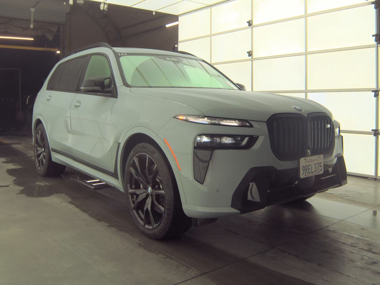 2025 BMW X7 M60i AWD