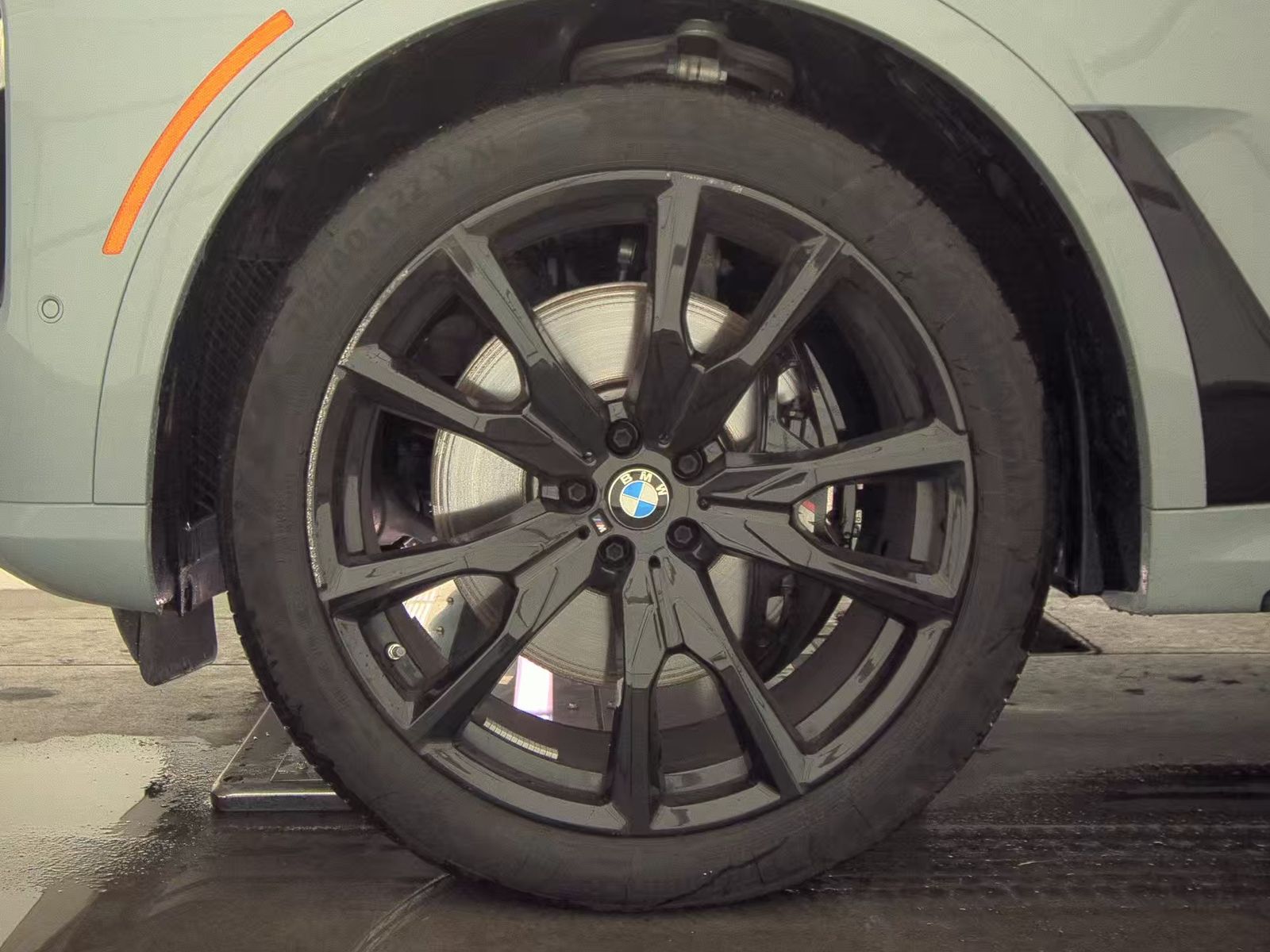 2025 BMW X7 M60i AWD