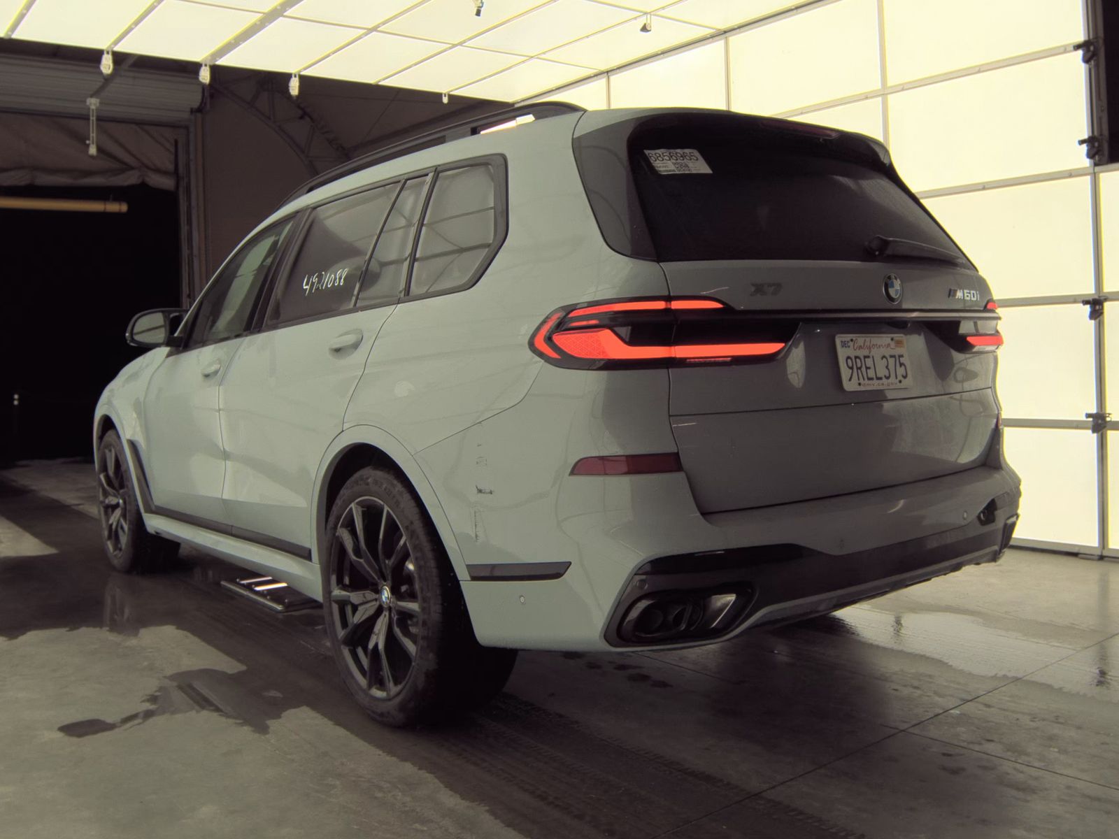 2025 BMW X7 M60i AWD