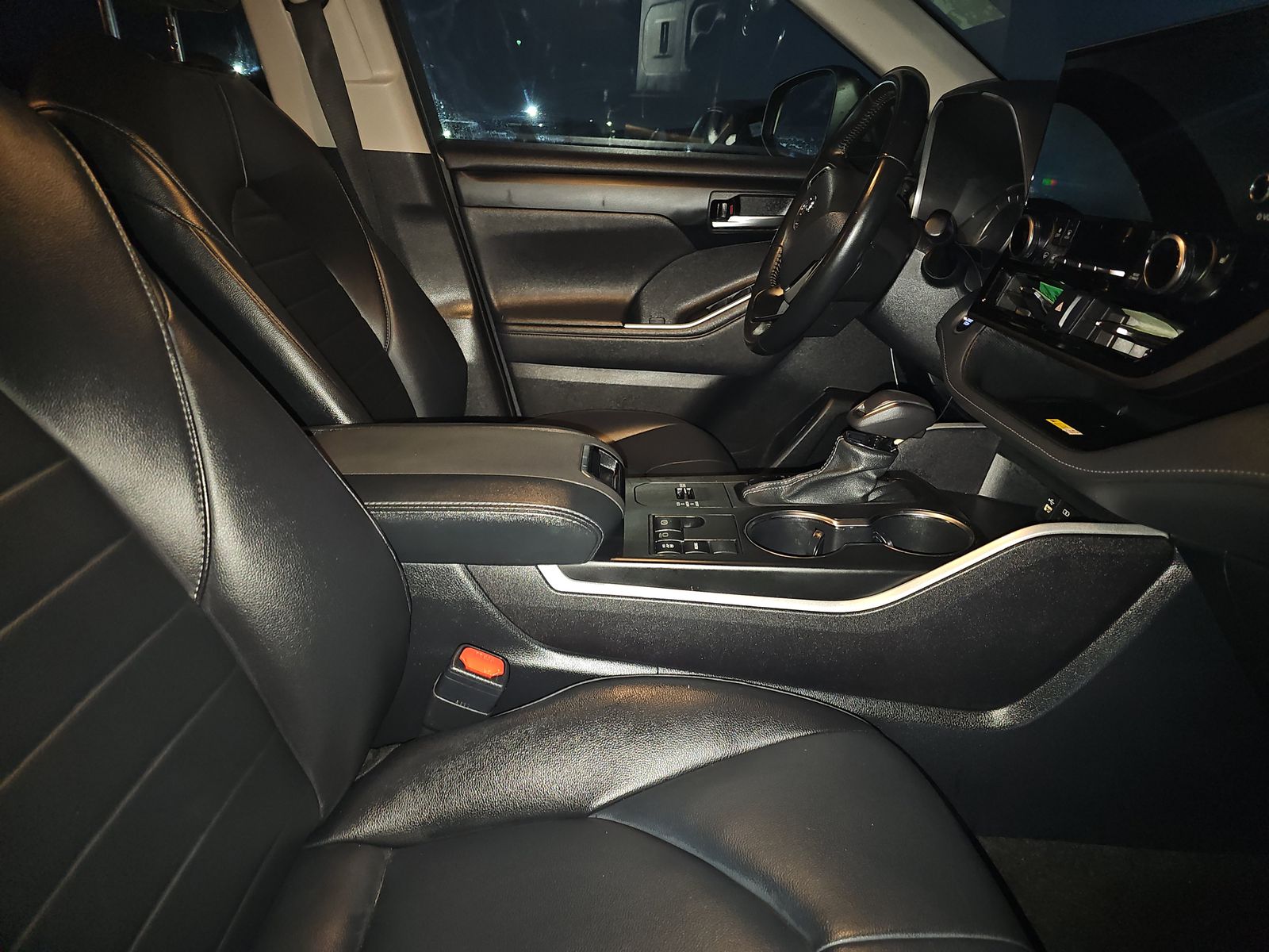 2023 Toyota Highlander XLE FWD