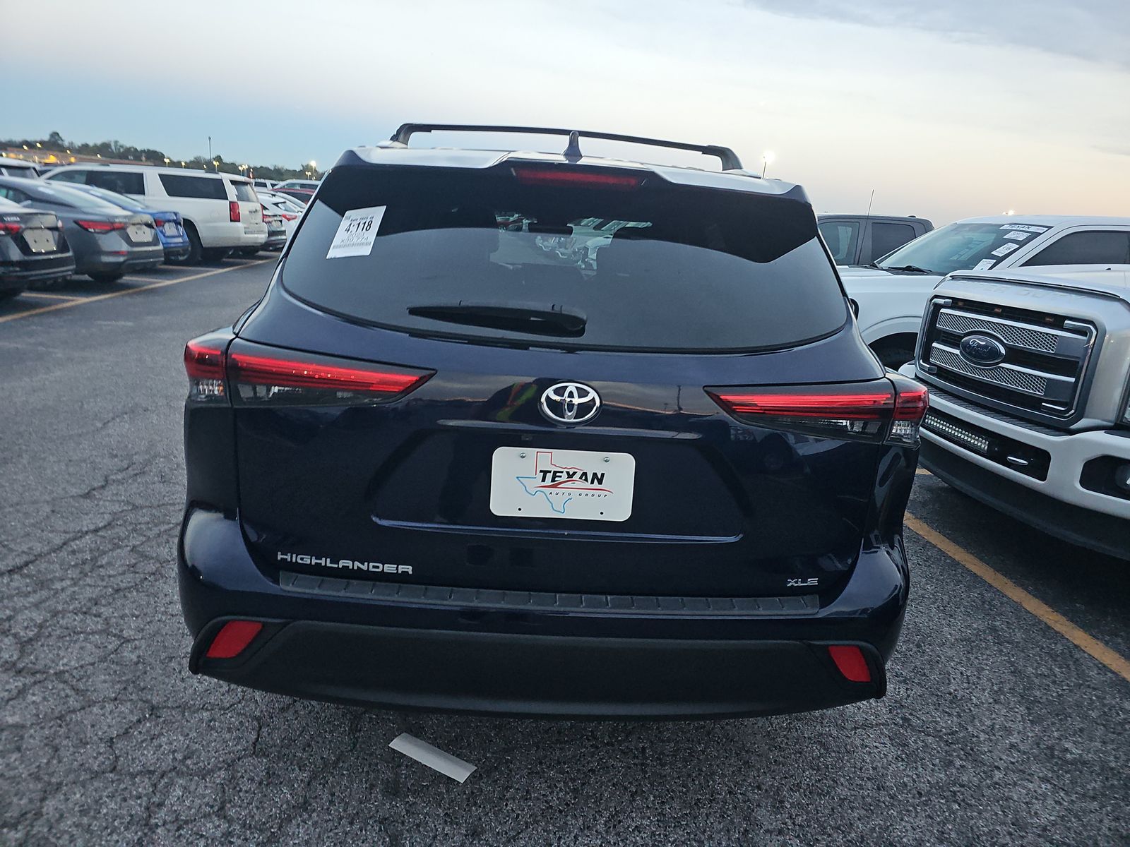 2023 Toyota Highlander XLE FWD