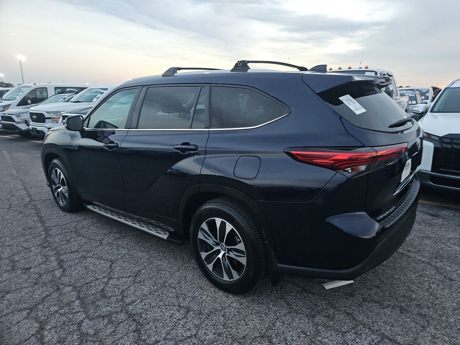 2023 Toyota Highlander XLE FWD