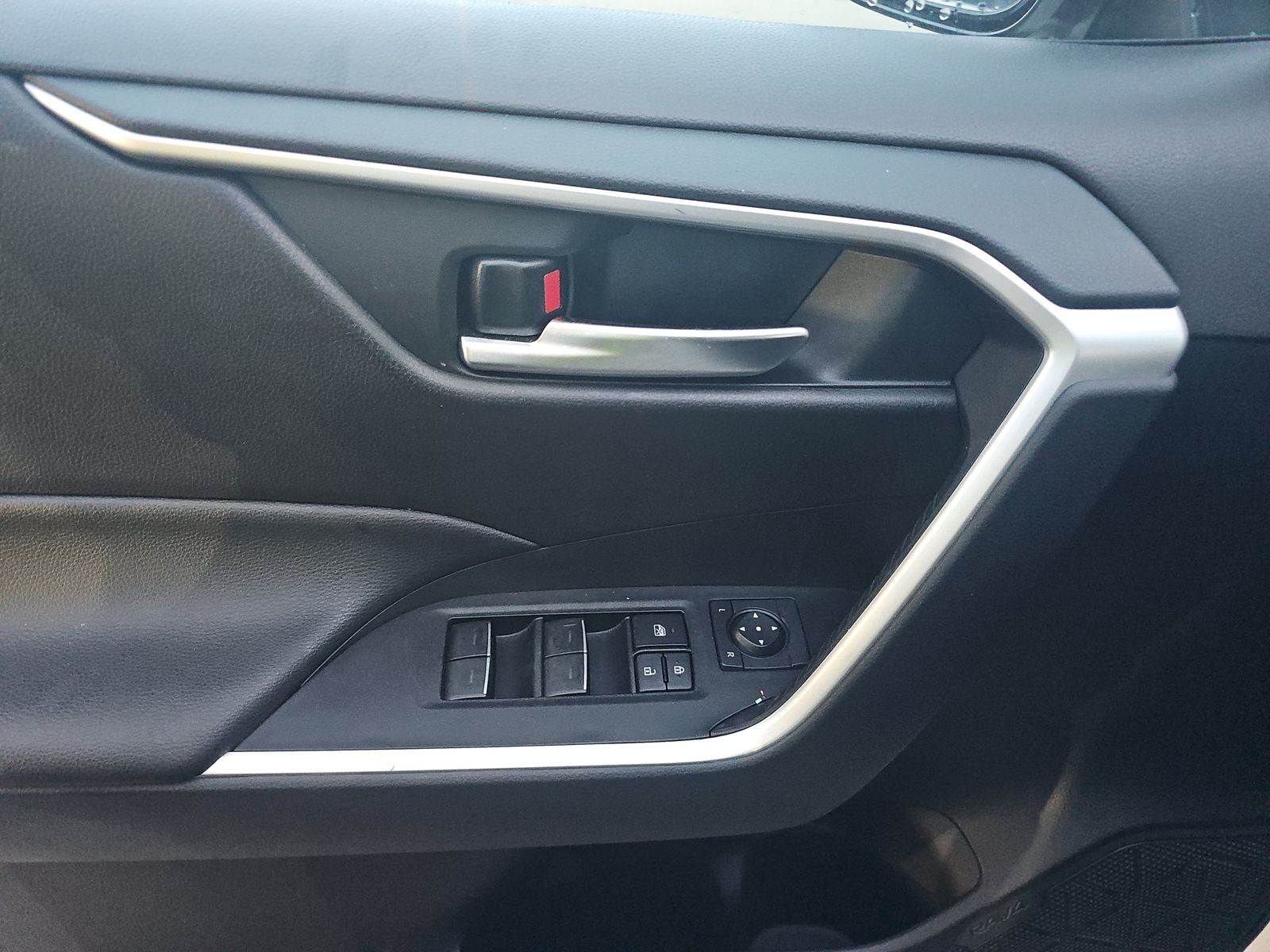 2025 Toyota RAV4 Hybrid XLE AWD