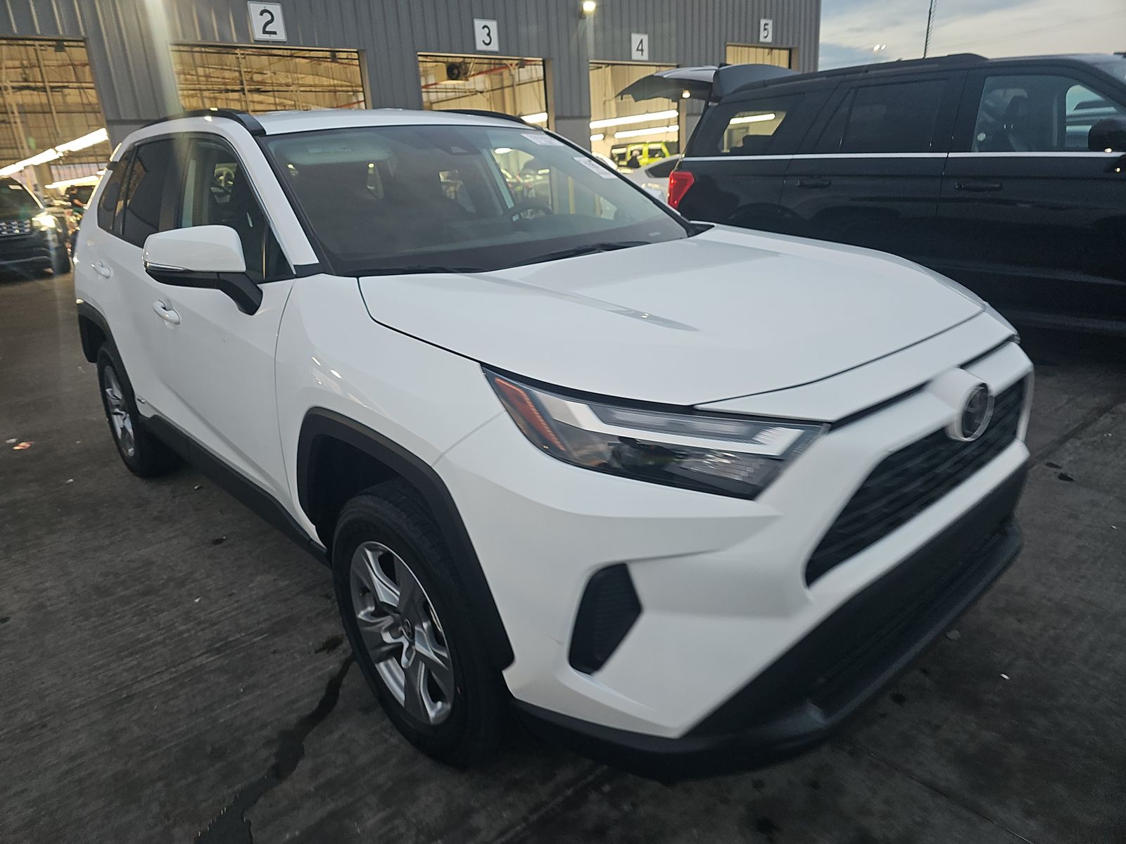 2025 Toyota RAV4 Hybrid XLE AWD