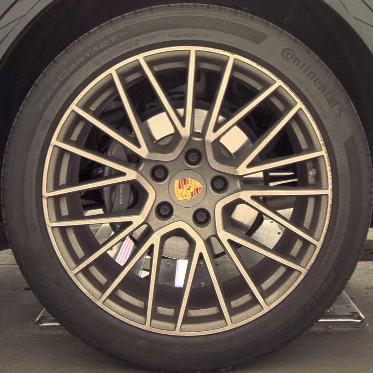 2023 Porsche Cayenne Platinum Edition AWD