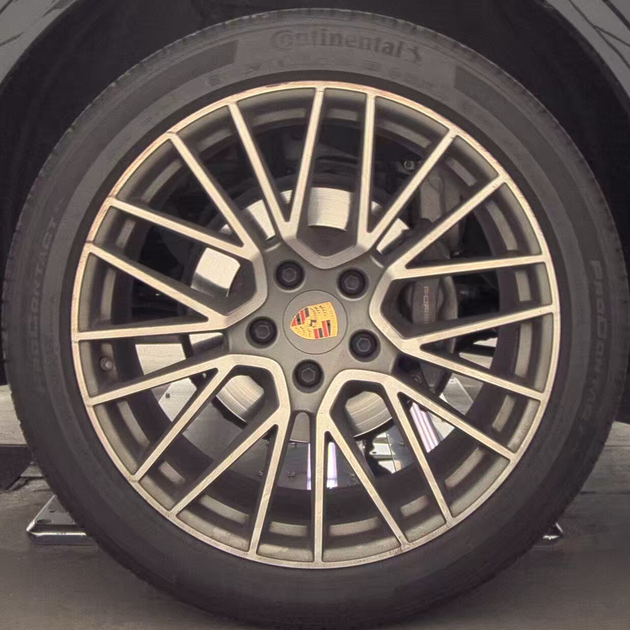 2023 Porsche Cayenne Platinum Edition AWD