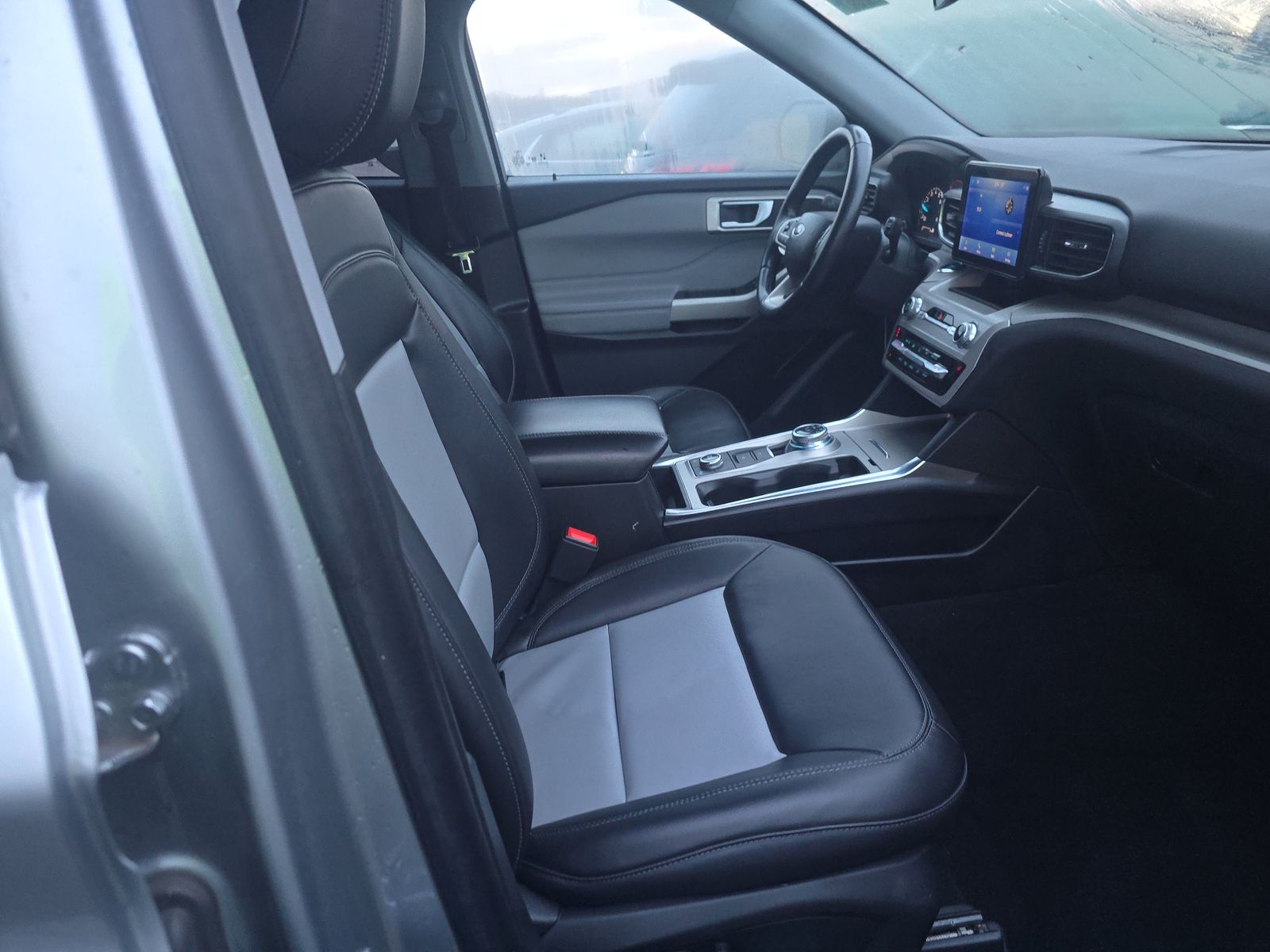 2023 Ford Explorer XLT AWD