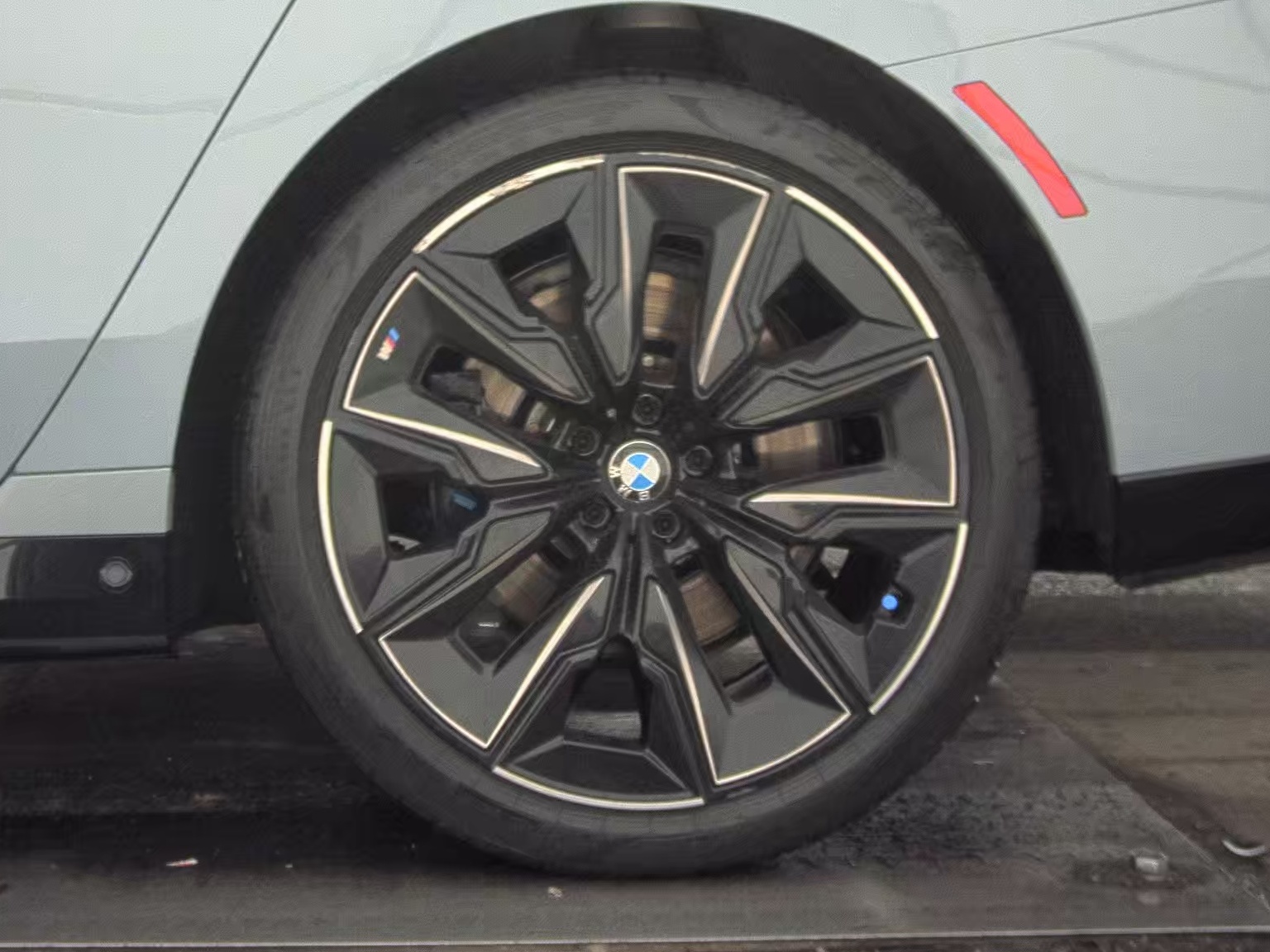 2023 BMW 7 Series 740i RWD