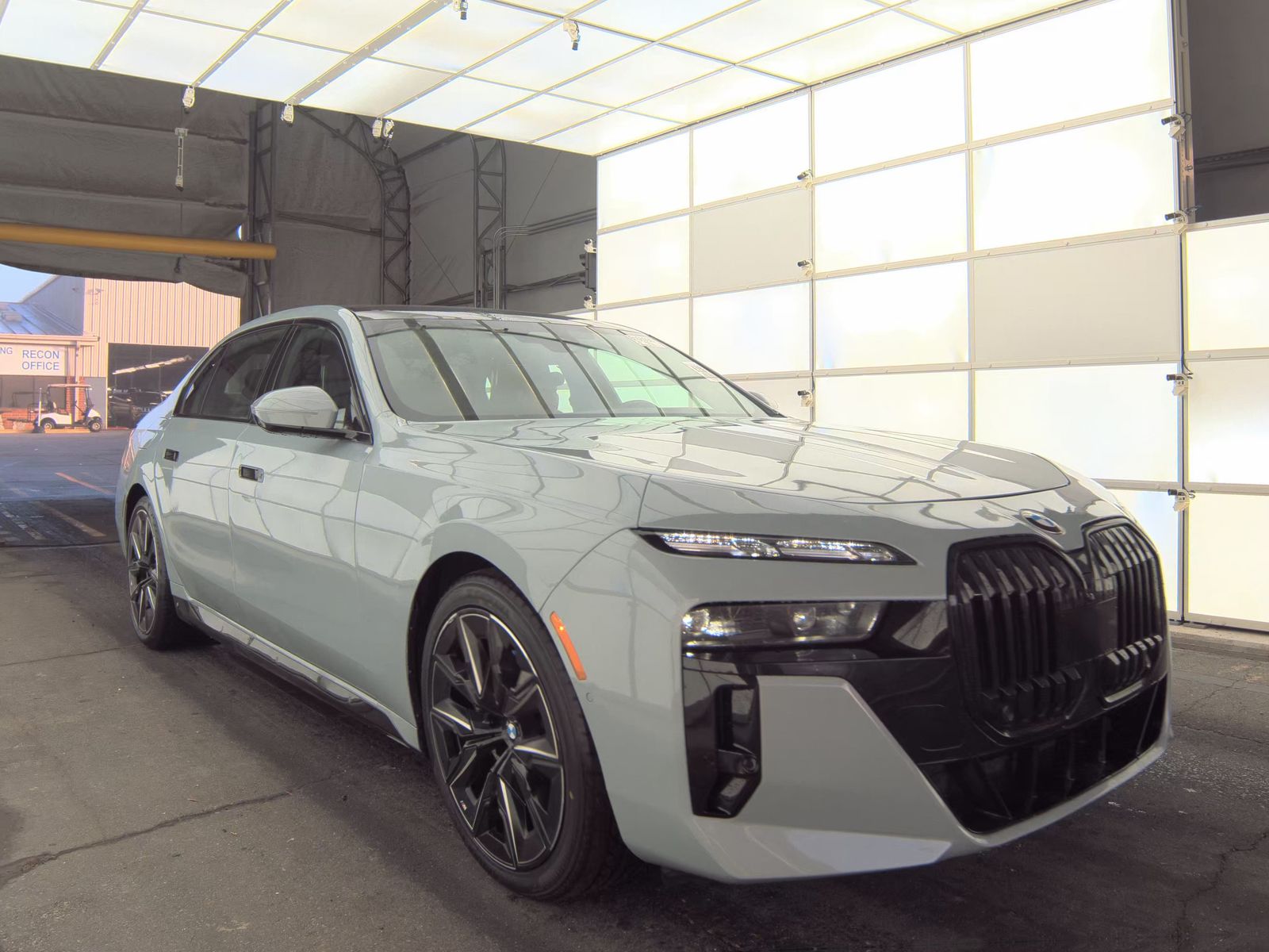 2023 BMW 7 Series 740i RWD