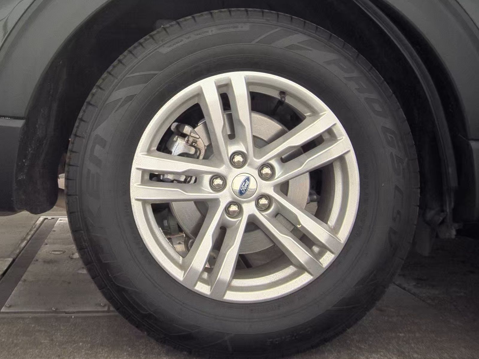 2022 Ford Explorer XLT RWD