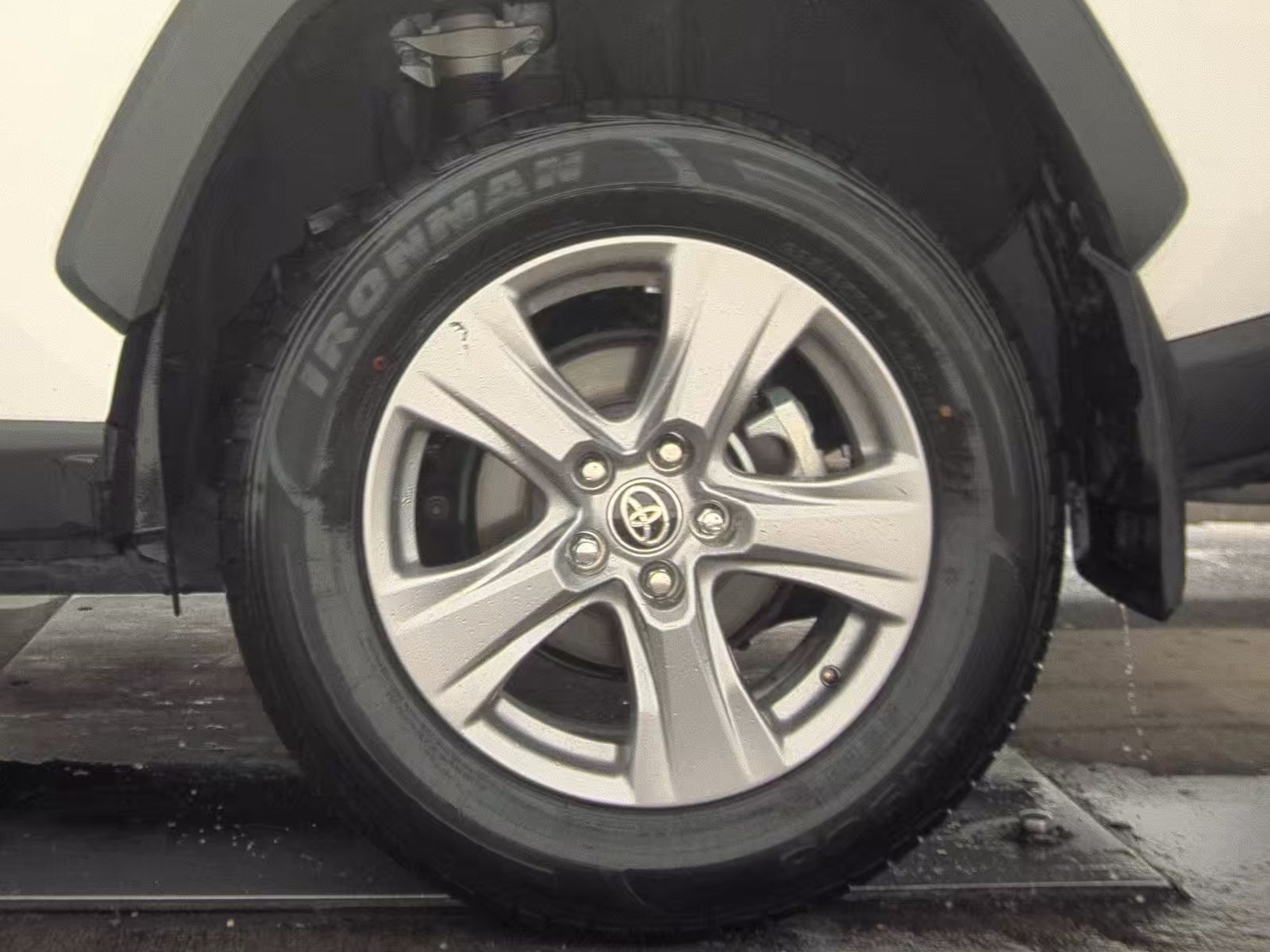 2024 Toyota RAV4 XLE FWD