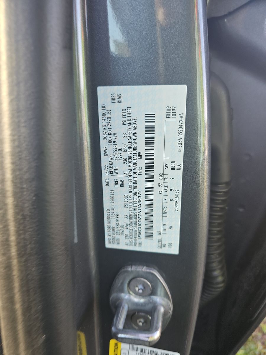 2022 Ford Escape Hybrid Titanium FWD