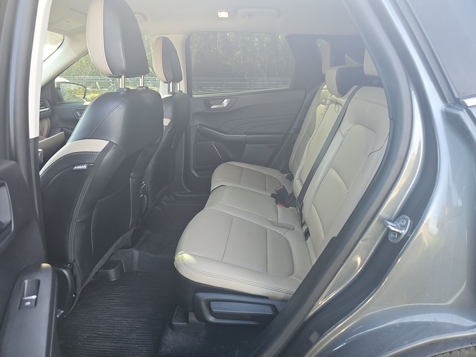 2022 Ford Escape Hybrid Titanium FWD