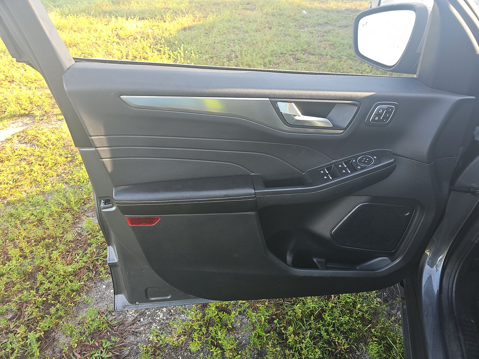 2022 Ford Escape Hybrid Titanium FWD