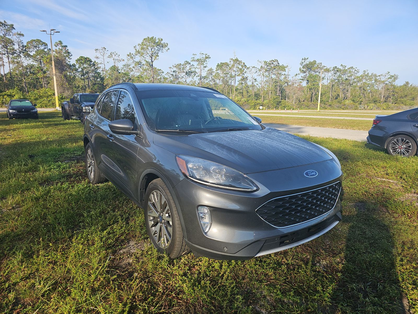 2022 Ford Escape Hybrid Titanium FWD