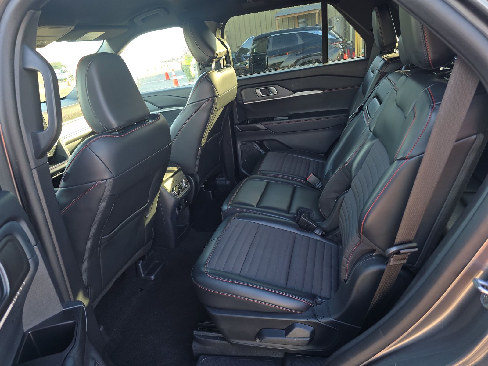 2025 Ford Explorer ST-Line AWD